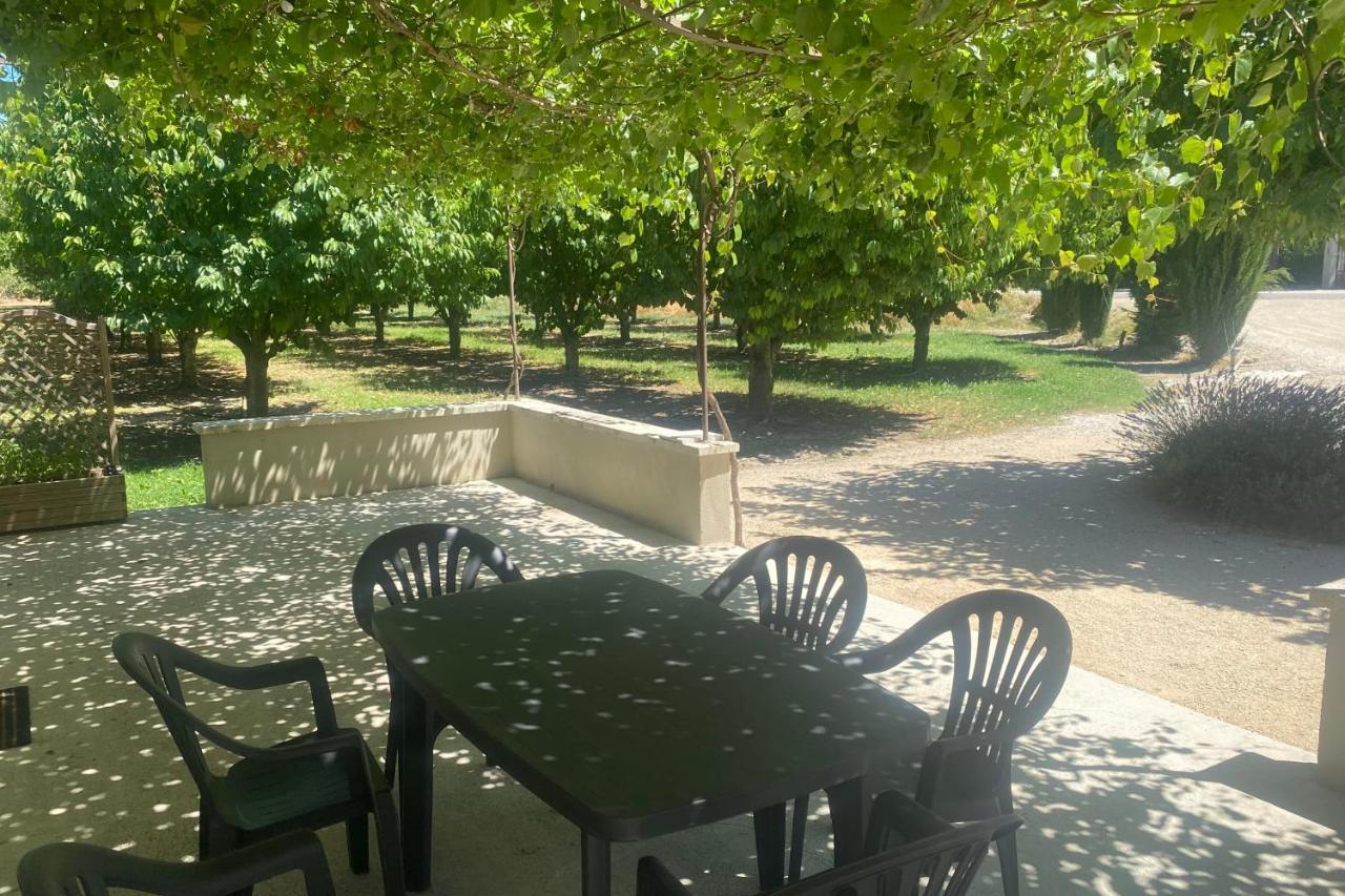Le Ribbou Villa L'Isle-sur-la-Sorgue Luaran gambar